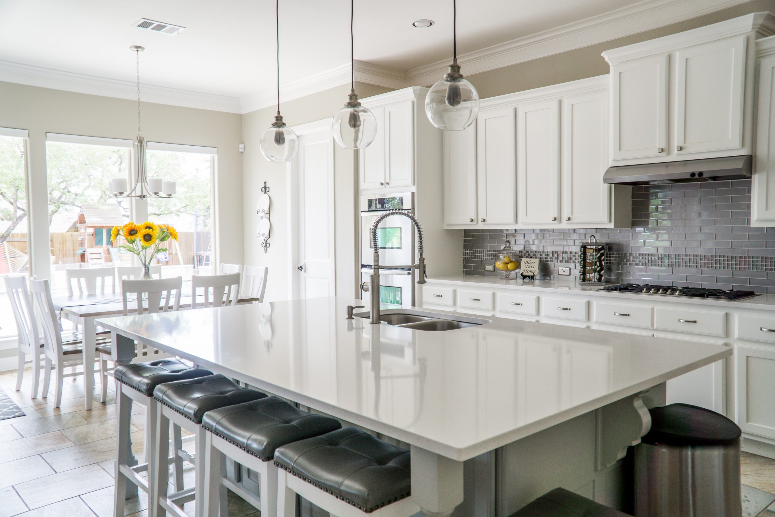 Zasady rozplanowania zabudowy kuchennej – ergonomia w kuchni